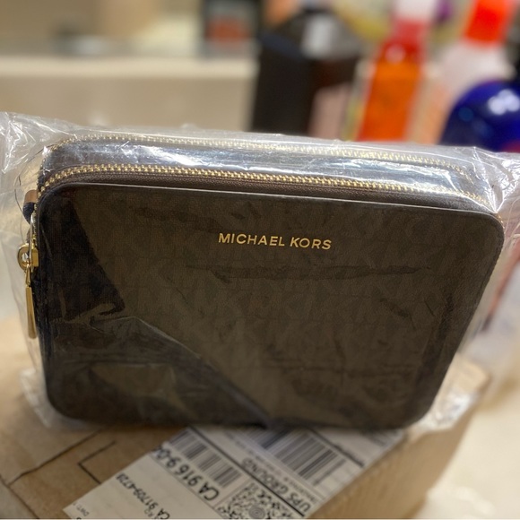 MICHAEL Michael Kors Handbags - Jet Set Small Logo Double Zip Camera Bag